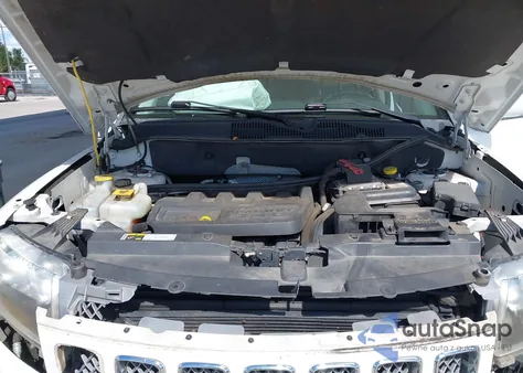 2014 Jeep Compass Latitude z USA, uszkodzony, nr VIN 1C4NJDEB5ED538617